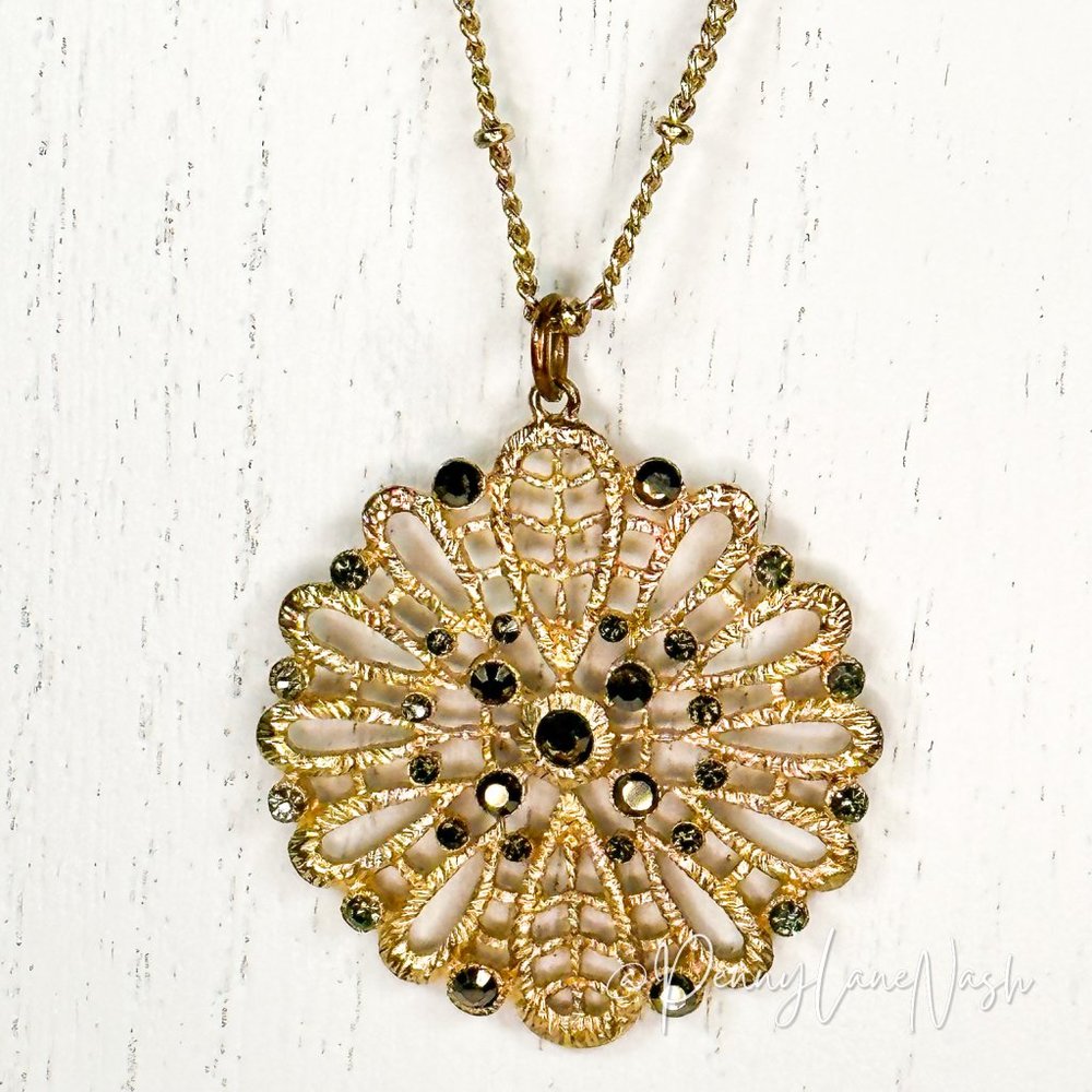 Vintage Flower Etched Burst w/ Stones Pendant Necklace - Picture 3 of 6